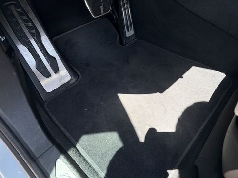 Used 2023 BMW X7 xDrive40i w/ Executive Package image 17