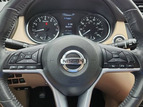 Used 2017 Nissan Rogue SV w/ Sun & Sound Touring Package AWD/4WD image 24