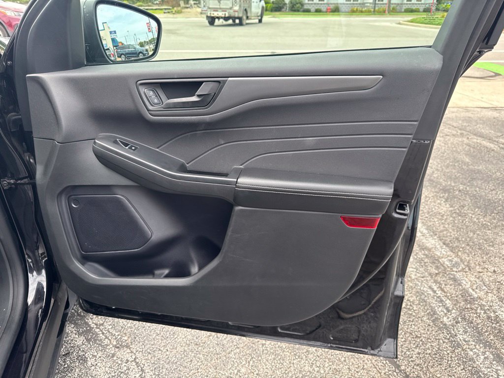 Certified 2024 Ford Escape Active AWD/4WD image 32
