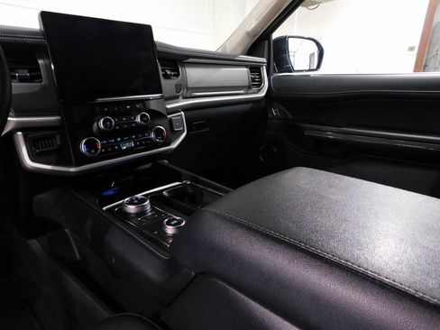 Used 2024 Ford Expedition XLT image 67