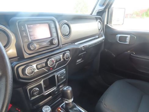 Used 2019 Jeep Wrangler Sport AWD/4WD image 26