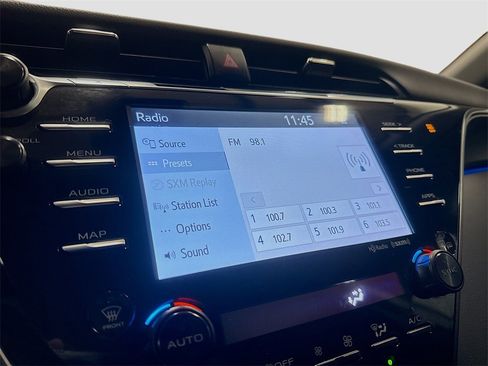 Used 2020 Toyota Camry XSE image 17