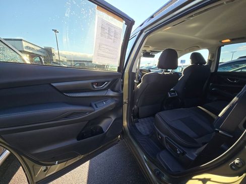 Used 2023 Subaru Ascent Premium w/ Convenience Package image 11