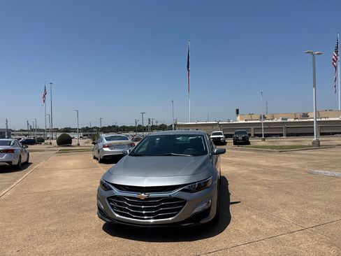 Used 2025 Chevrolet Malibu LS FWD image 5