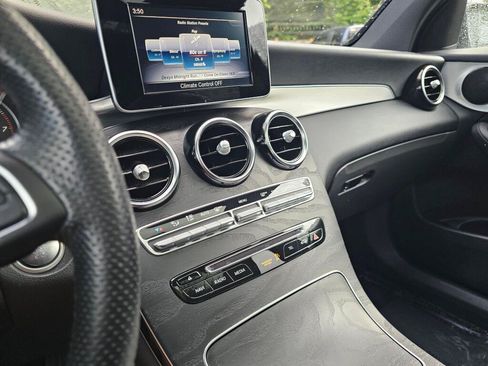 Used 2019 Mercedes-Benz GLC 300 4MATIC image 29