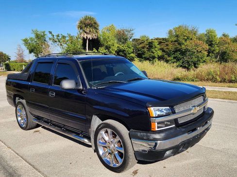 Used 2005 Chevrolet Avalanche LS w/ Preferred Equipment Group image 5