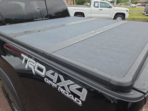 Certified 2020 Toyota Tacoma TRD Off-Road AWD/4WD image 34