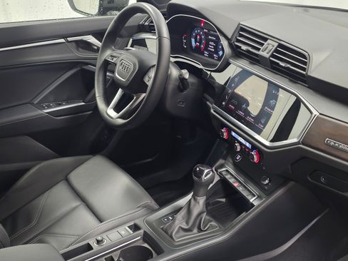 Certified 2025 Audi Q3 2.0T Premium w/ Convenience Package image 28