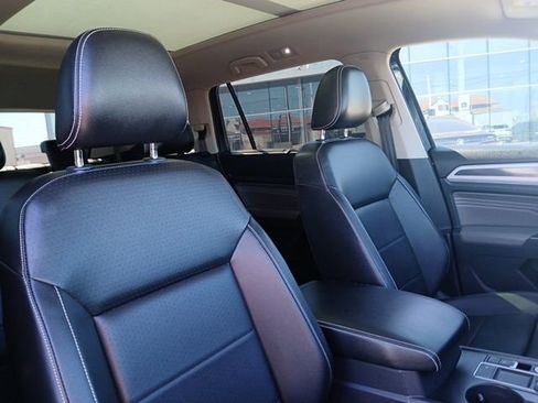 Used 2021 Volkswagen Atlas SE w/ Panoramic Sunroof Package image 17