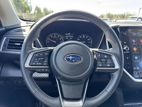 Used 2023 Subaru Ascent Premium w/ Convenience Package image 18