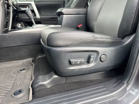 Used 2022 Toyota 4Runner SR5 Premium w/ Moonroof Package image 18