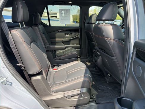 Used 2023 Honda Pilot TrailSport image 24