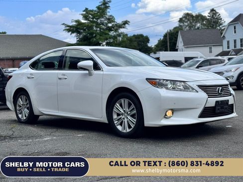 Used 2013 Lexus ES 350 w/ Luxury Pkg FWD image 3