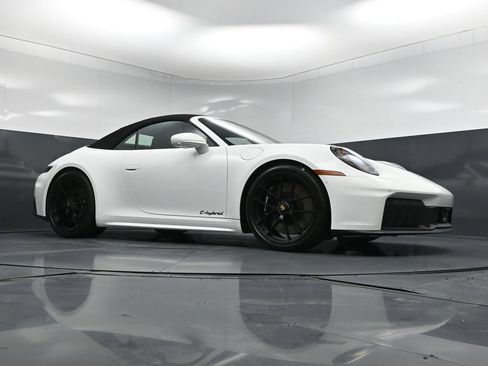 Used 2026 Porsche 911 Carrera GTS RWD image 29