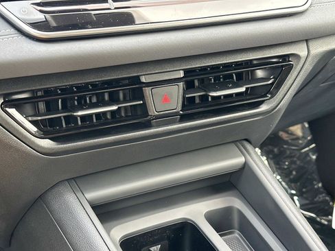 New 2025 Volkswagen Tiguan SE image 29