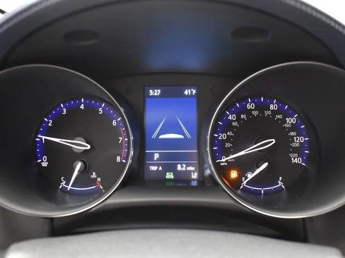 Used 2022 Toyota C-HR XLE image 27