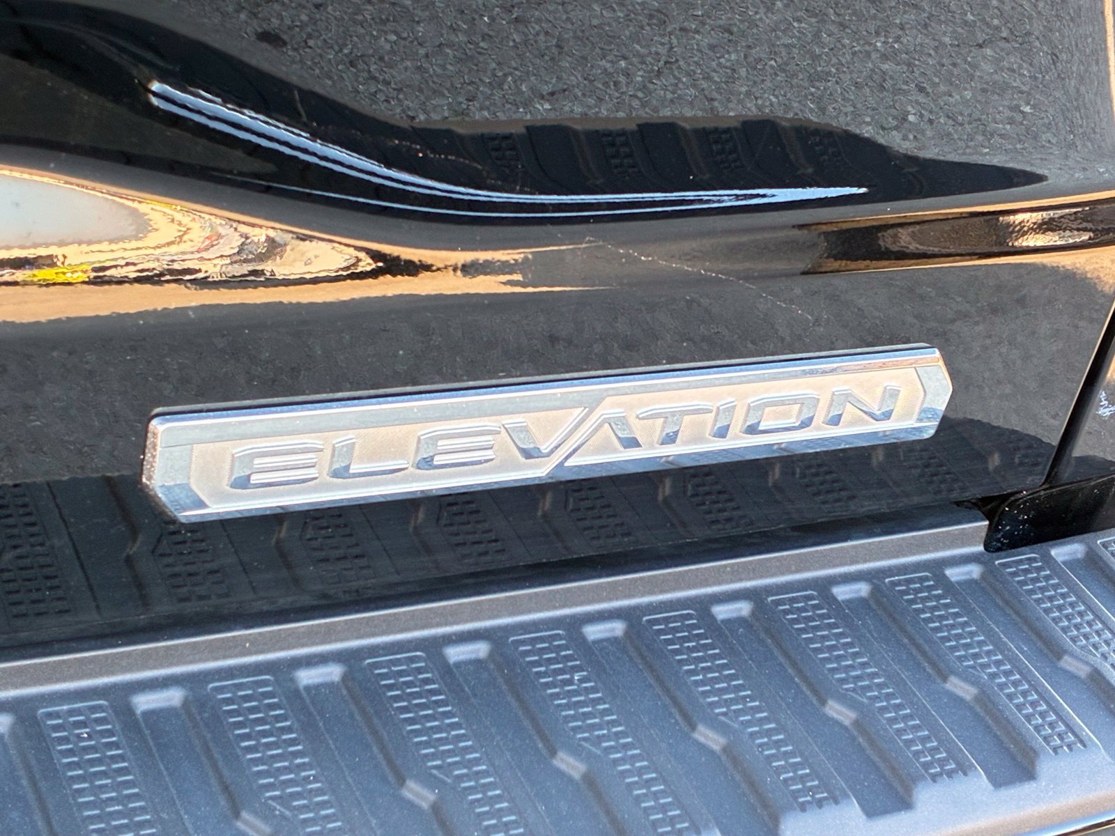 Used 2024 GMC Sierra 1500 Elevation AWD/4WD image 8