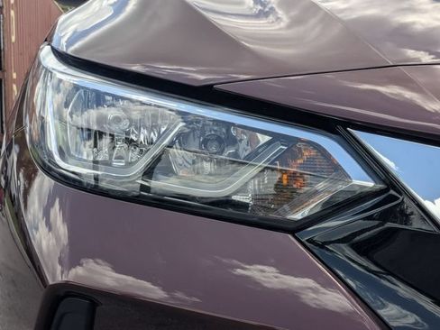 Used 2022 Nissan Sentra SV FWD image 11
