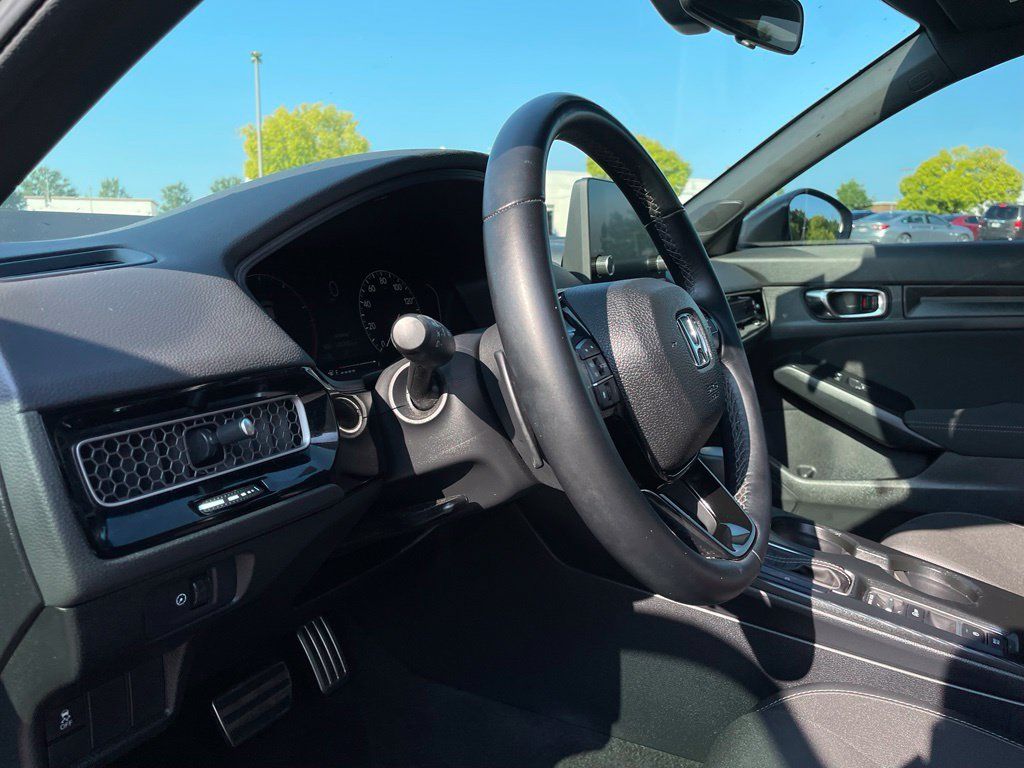 Used 2025 Honda Civic Sport image 27
