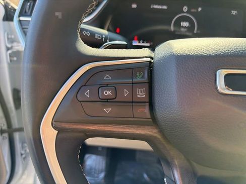 Used 2023 Jeep Grand Cherokee Limited image 22