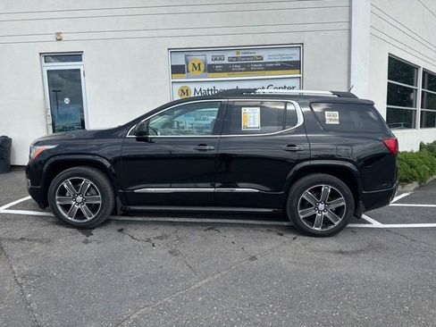 Used 2017 GMC Acadia Denali w/ Technology Package AWD/4WD image 2