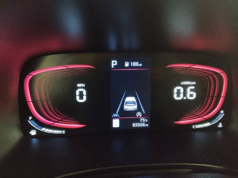 Used 2023 Kia Soul LX w/ LX Technology Package FWD image 23