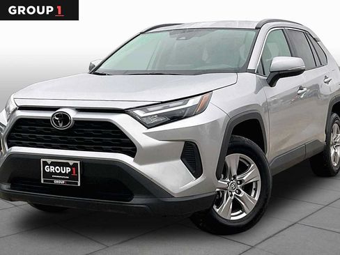 Used 2025 Toyota RAV4 XLE FWD image 1