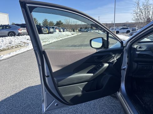 Used 2025 Subaru Crosstrek 2.0i Premium image 14