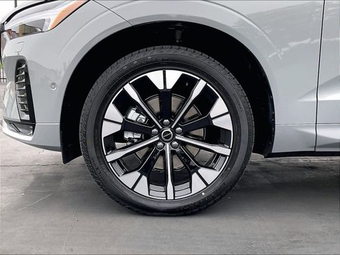 New 2026 Volvo XC60 B5 Plus w/ Climate Package AWD/4WD image 14