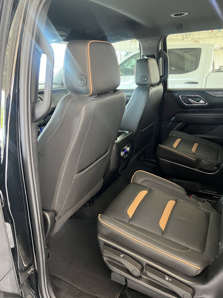 Used 2023 GMC Yukon AT4 AWD/4WD image 8