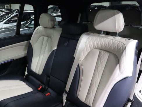 Used 2020 BMW X7 M50i w/ Dynamic Handling Package image 15