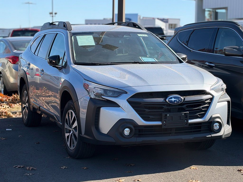 Used 2023 Subaru Outback Premium AWD/4WD image 1
