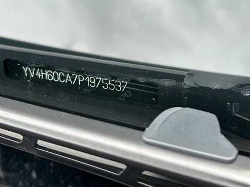 Used 2023 Volvo XC90 T8 Ultimate AWD/4WD image 2