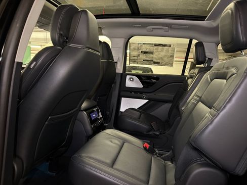 New 2026 Lincoln Aviator Reserve w/ Luxury Package AWD/4WD image 23
