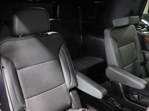 Used 2025 GMC Yukon Denali AWD/4WD image 23