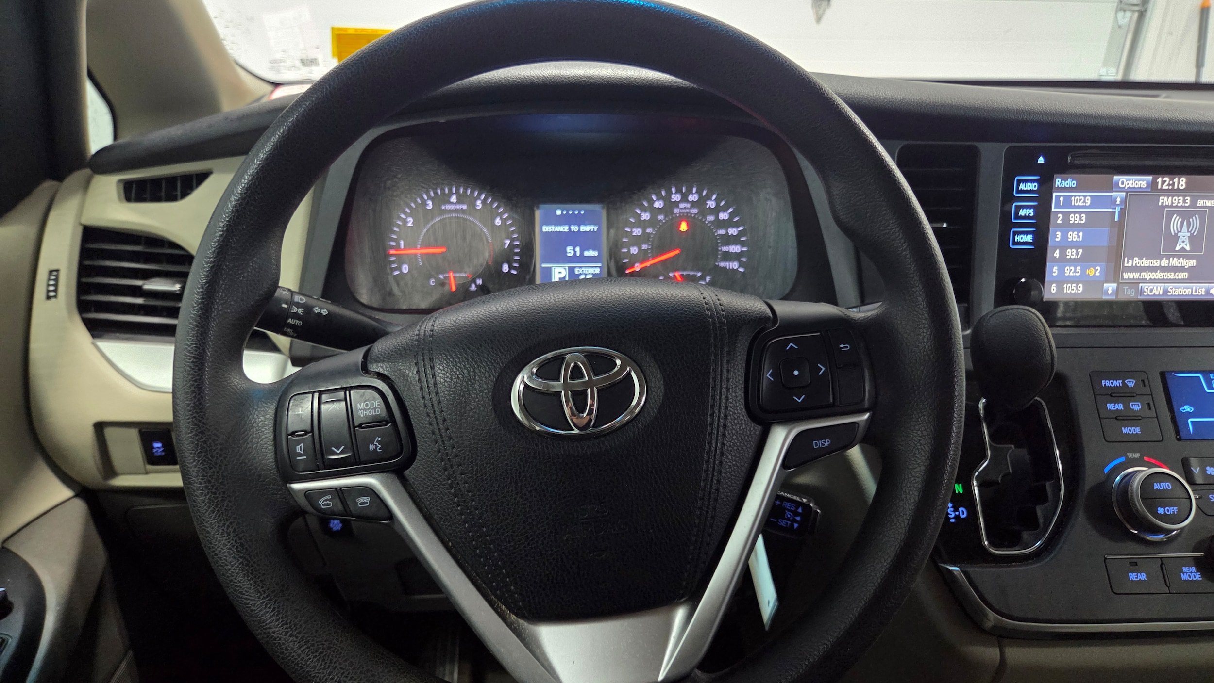 Used 2017 Toyota Sienna LE FWD image 6