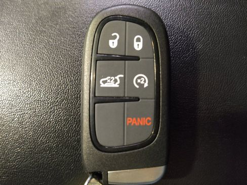 Used 2020 Jeep Cherokee Latitude Plus w/ Cold Weather Group image 32