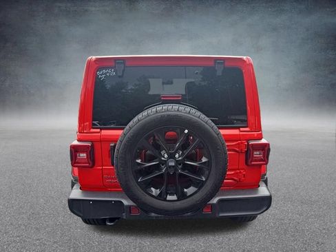 Used 2025 Jeep Wrangler Unlimited Sahara AWD/4WD image 6