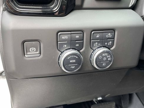 Used 2023 GMC Sierra 1500 AT4 w/ AT4 Premium Package AWD/4WD image 23