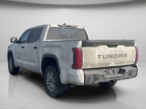 Used 2022 Toyota Tundra SR5 w/ SR5 Convenience Package image 6