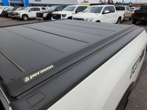 Used 2024 Nissan Titan PRO-4X w/ Pro-4x Convenience Package image 9