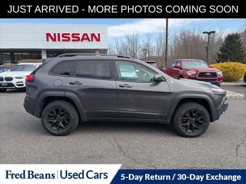 Used 2018 Jeep Cherokee Trailhawk w/ Quick Order Package 25L image 9