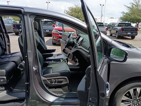 Used 2024 Honda Odyssey EX-L image 19