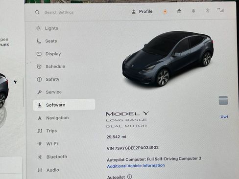 Used 2023 Tesla Model Y Long Range image 38