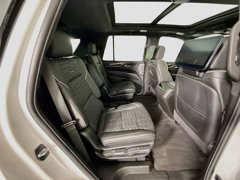 Used 2024 Cadillac Escalade Sport Platinum w/ LPO, ONYX Package AWD/4WD image 23