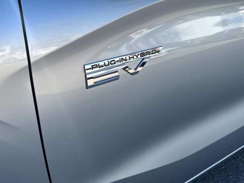 New 2025 Mitsubishi Outlander 4WD Plug-In Hybrid image 7
