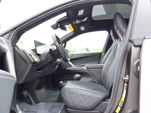 Used 2022 BMW iX xDrive50 w/ Sport Package AWD/4WD image 11