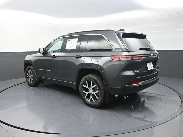 Used 2024 Jeep Grand Cherokee Limited AWD/4WD image 7