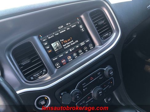 Used 2020 Dodge Charger SXT w/ Blacktop Package image 14