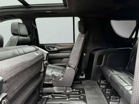 Used 2021 Chevrolet Suburban Premier w/ Premium Package RWD image 38